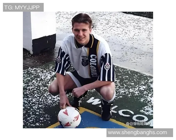 足球明星高清图片欣赏与背后故事揭秘,带你走进绿茵场的传奇人生